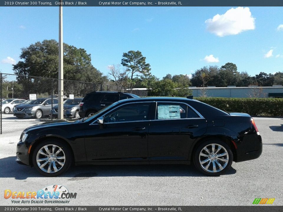 2019 Chrysler 300 Touring Gloss Black / Black Photo #2