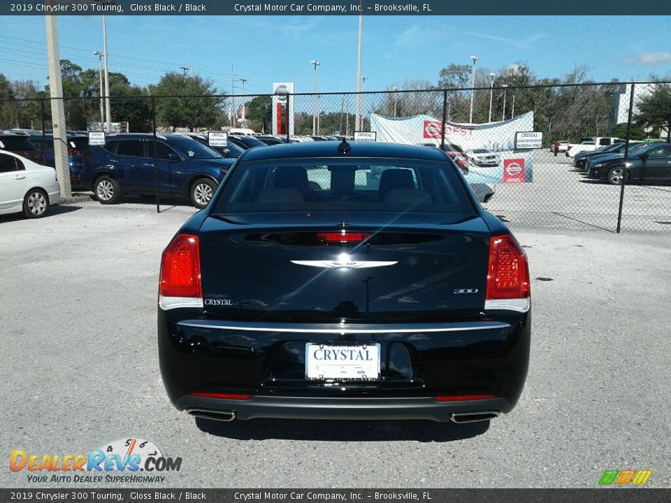 2019 Chrysler 300 Touring Gloss Black / Black Photo #4