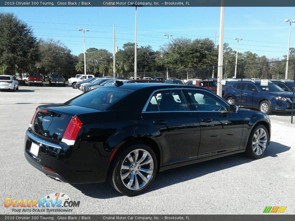 2019 Chrysler 300 Touring Gloss Black / Black Photo #5