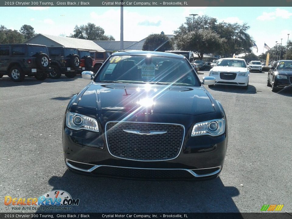 2019 Chrysler 300 Touring Gloss Black / Black Photo #8