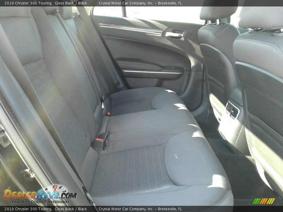 2019 Chrysler 300 Touring Gloss Black / Black Photo #11