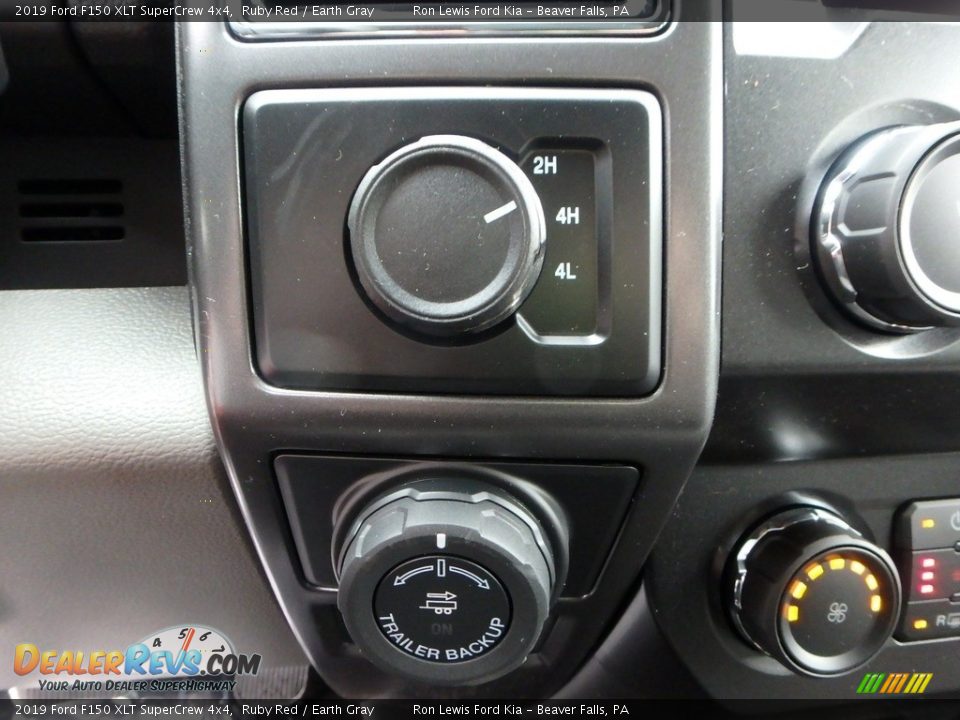 2019 Ford F150 XLT SuperCrew 4x4 Ruby Red / Earth Gray Photo #17