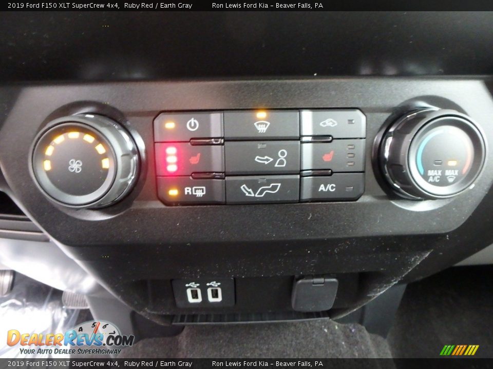 2019 Ford F150 XLT SuperCrew 4x4 Ruby Red / Earth Gray Photo #18