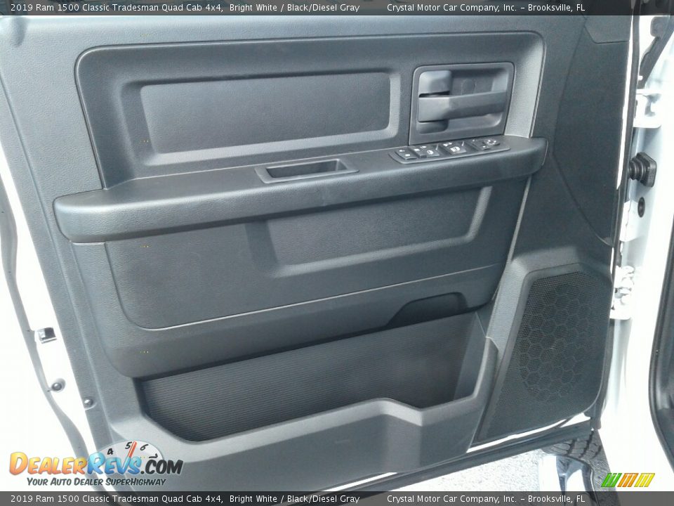 2019 Ram 1500 Classic Tradesman Quad Cab 4x4 Bright White / Black/Diesel Gray Photo #17