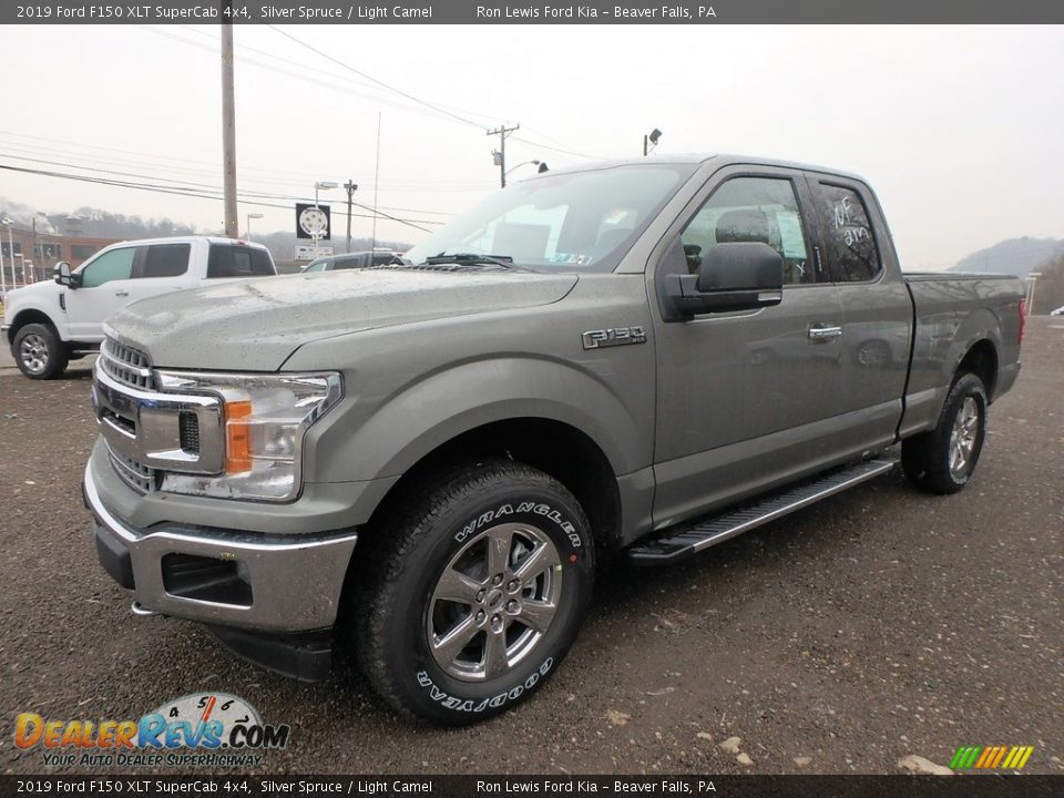 Front 3/4 View of 2019 Ford F150 XLT SuperCab 4x4 Photo #6