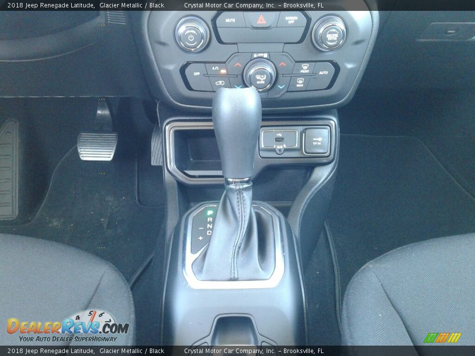 2018 Jeep Renegade Latitude Glacier Metallic / Black Photo #16