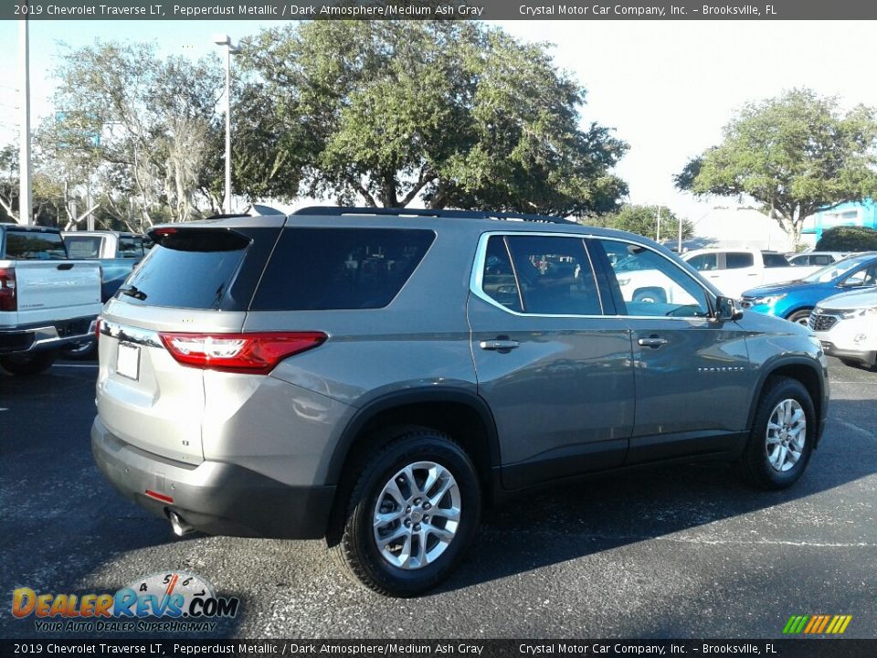 2019 Chevrolet Traverse LT Pepperdust Metallic / Dark Atmosphere/Medium Ash Gray Photo #5