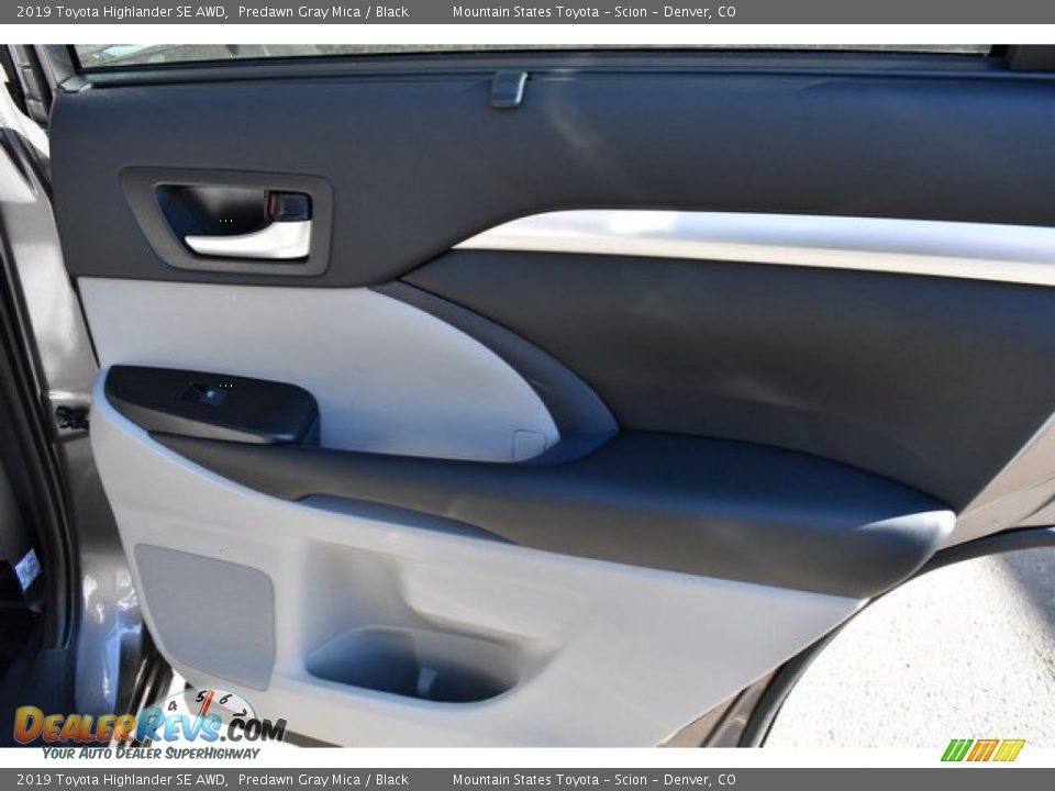 2019 Toyota Highlander SE AWD Predawn Gray Mica / Black Photo #25