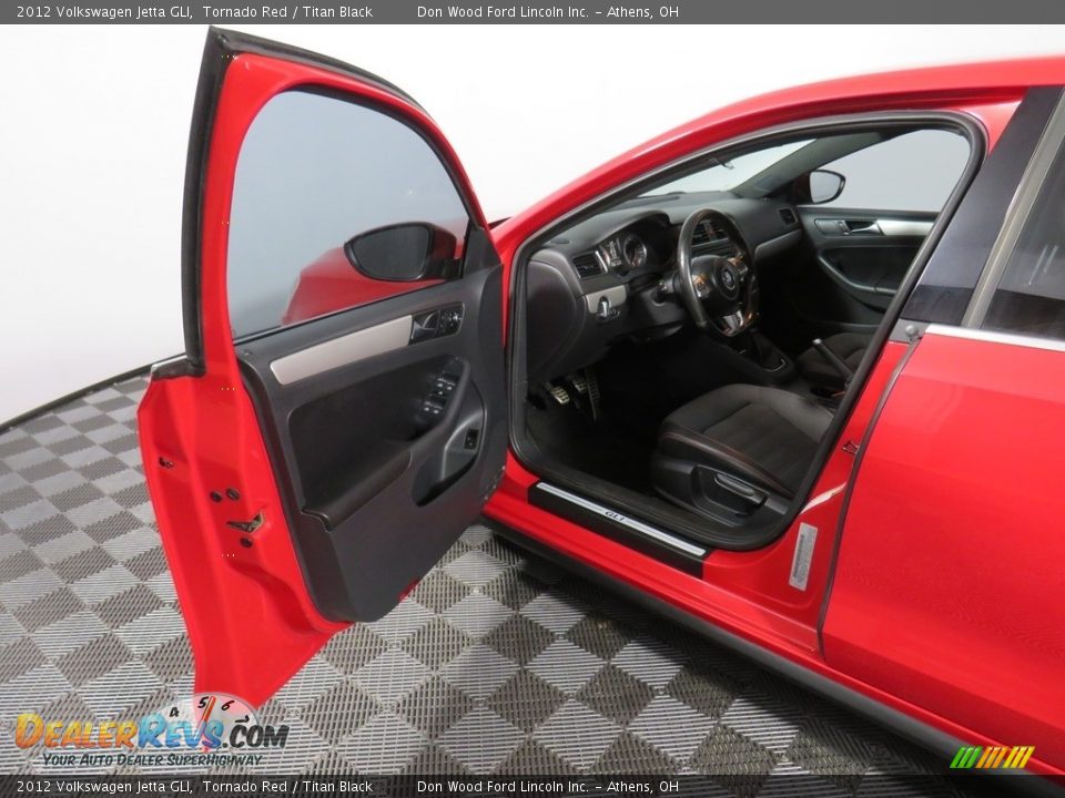 2012 Volkswagen Jetta GLI Tornado Red / Titan Black Photo #32