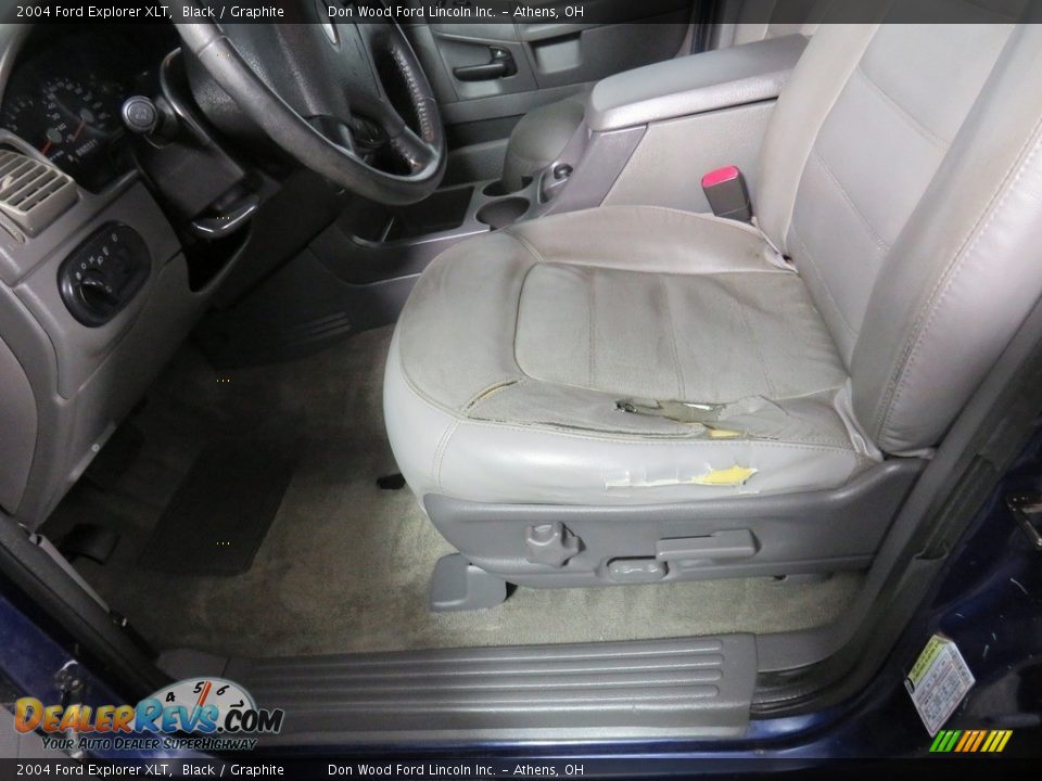 2004 Ford Explorer XLT Black / Graphite Photo #17