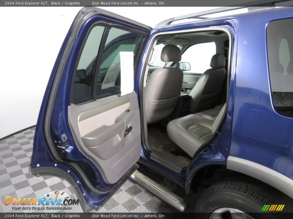 2004 Ford Explorer XLT Black / Graphite Photo #20