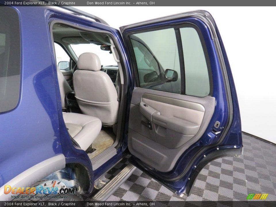 2004 Ford Explorer XLT Black / Graphite Photo #24