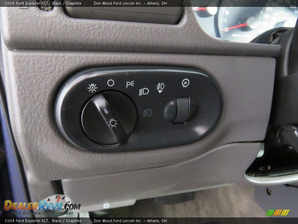 2004 Ford Explorer XLT Black / Graphite Photo #30