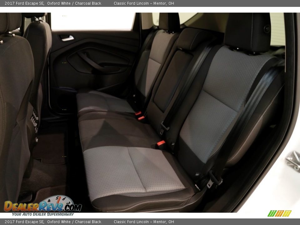 2017 Ford Escape SE Oxford White / Charcoal Black Photo #16