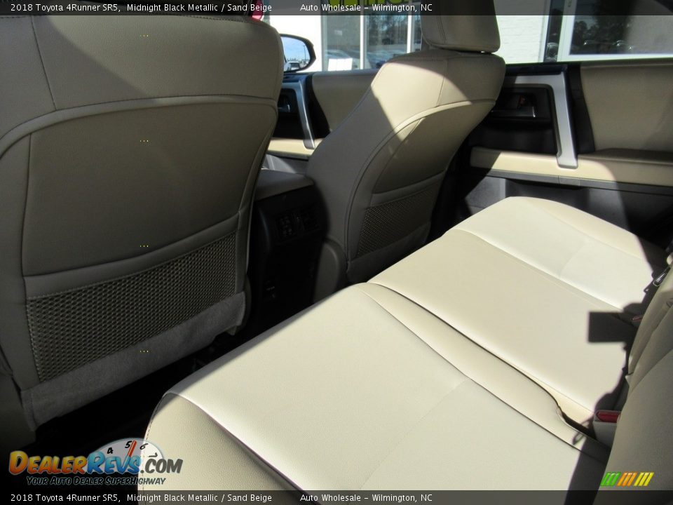 2018 Toyota 4Runner SR5 Midnight Black Metallic / Sand Beige Photo #11