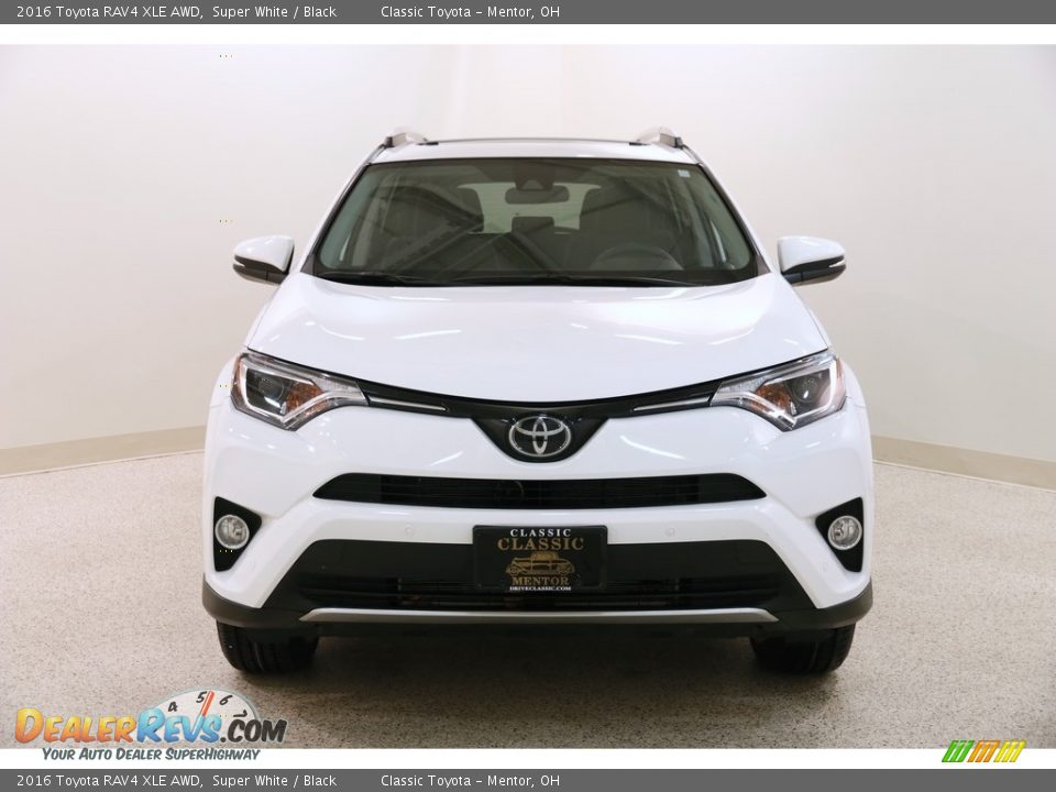 2016 Toyota RAV4 XLE AWD Super White / Black Photo #2