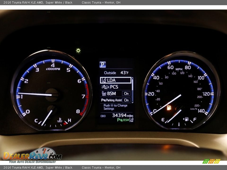 2016 Toyota RAV4 XLE AWD Super White / Black Photo #8