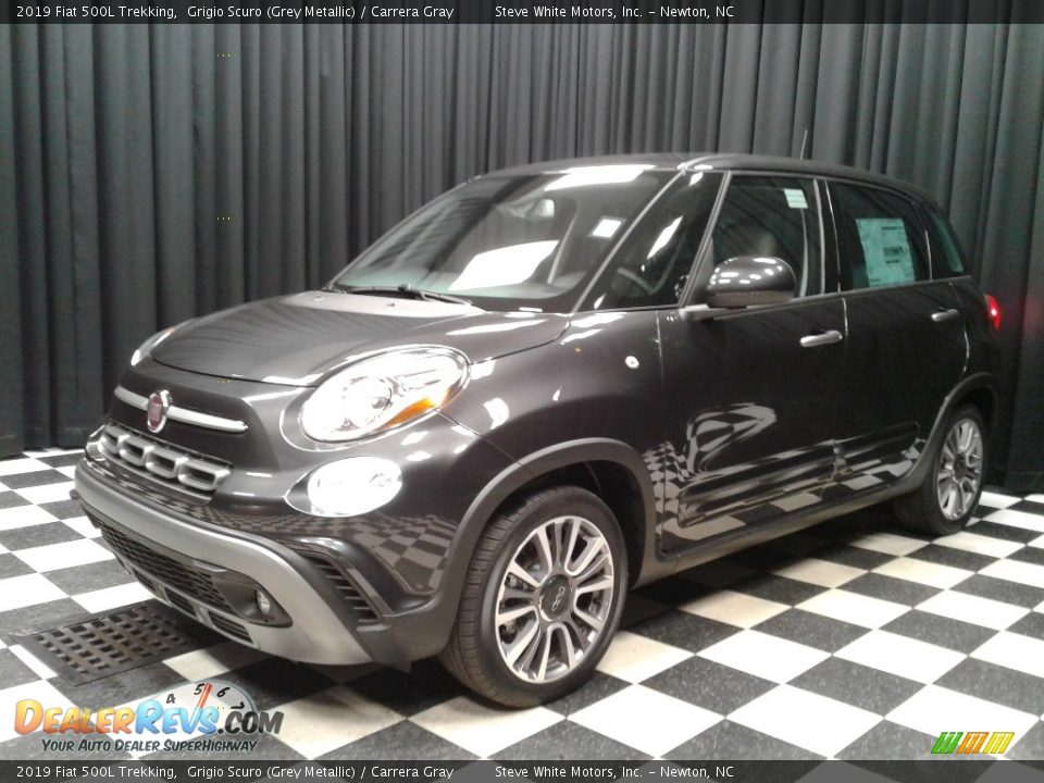 Front 3/4 View of 2019 Fiat 500L Trekking Photo #2
