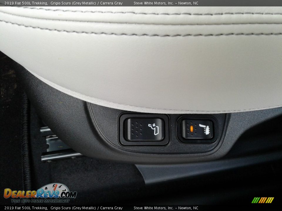 Controls of 2019 Fiat 500L Trekking Photo #11