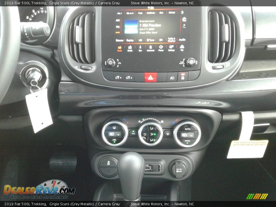 Controls of 2019 Fiat 500L Trekking Photo #21