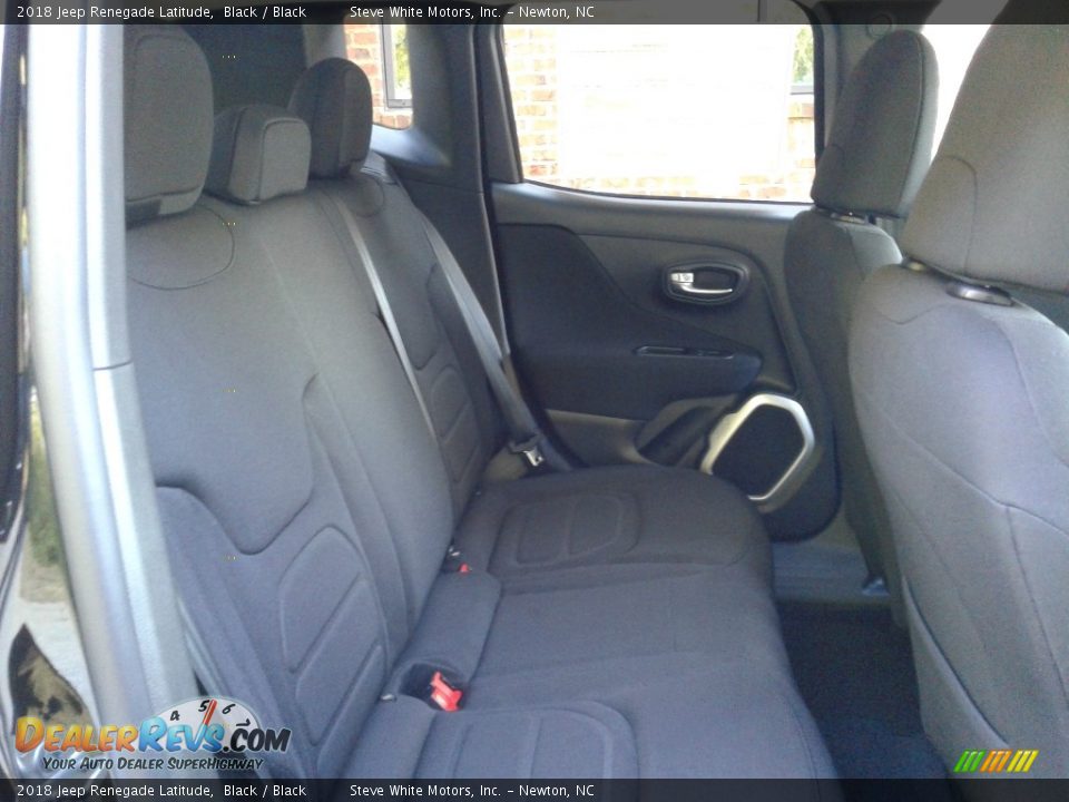 2018 Jeep Renegade Latitude Black / Black Photo #13