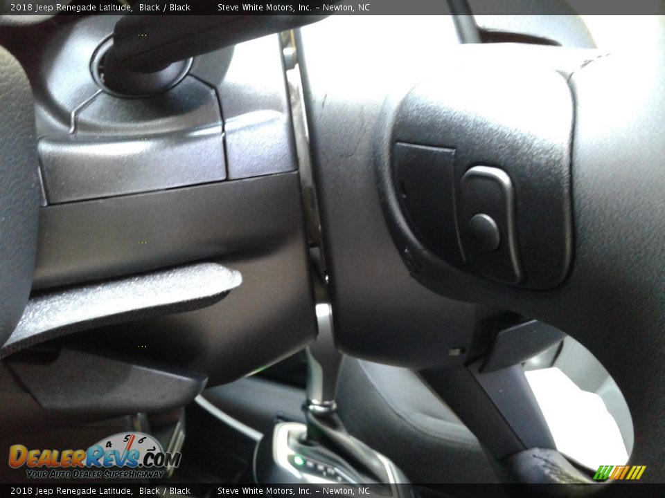2018 Jeep Renegade Latitude Black / Black Photo #15