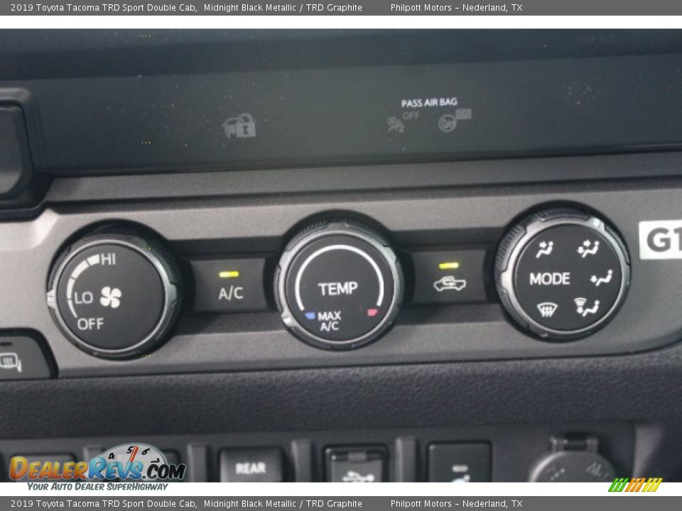 Controls of 2019 Toyota Tacoma TRD Sport Double Cab Photo #12