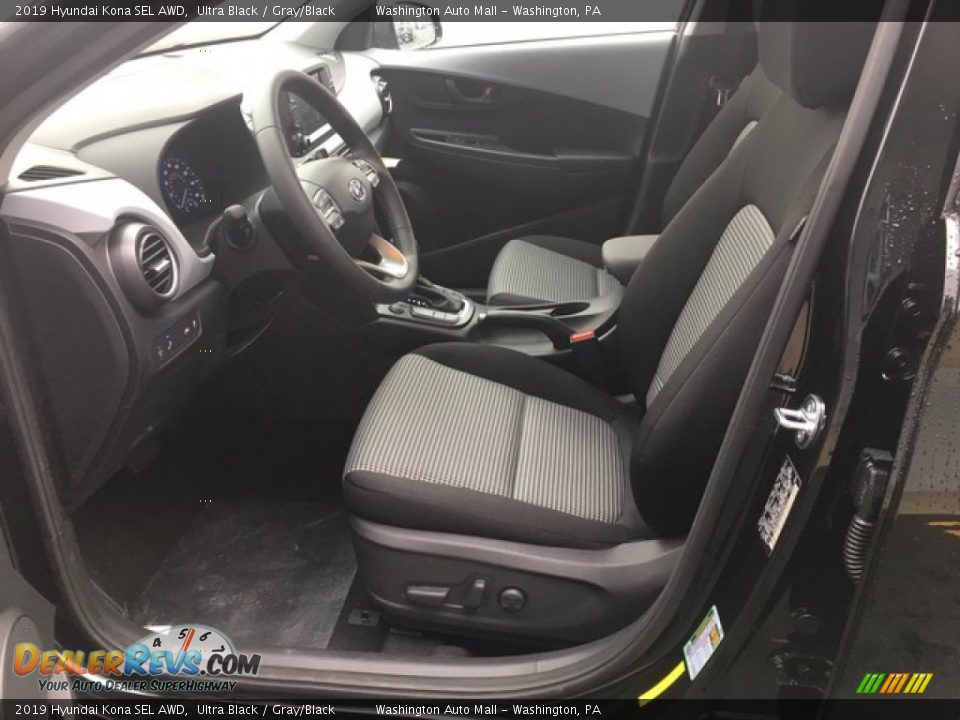Front Seat of 2019 Hyundai Kona SEL AWD Photo #16