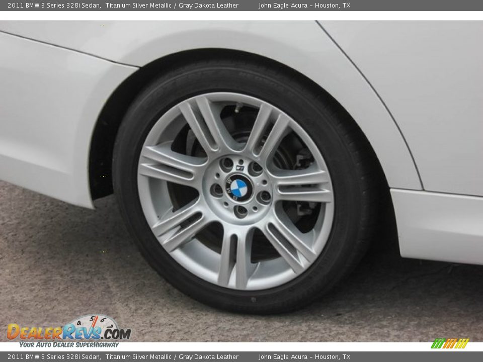 2011 BMW 3 Series 328i Sedan Titanium Silver Metallic / Gray Dakota Leather Photo #10