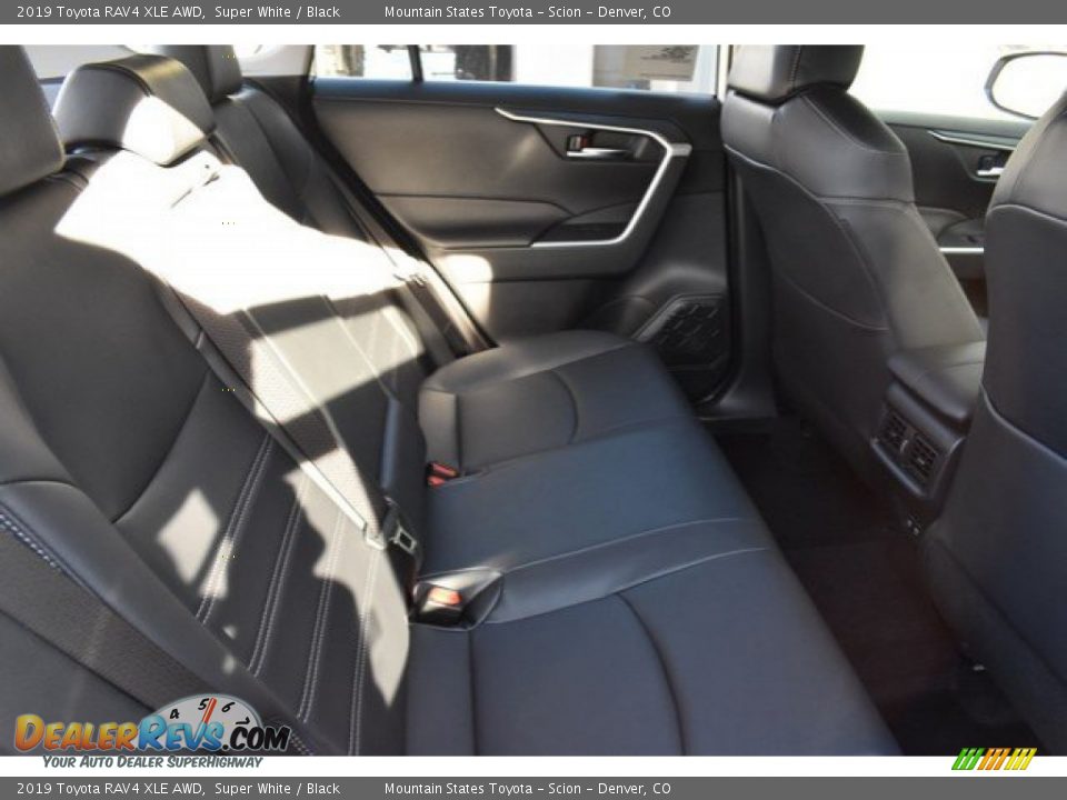 2019 Toyota RAV4 XLE AWD Super White / Black Photo #18