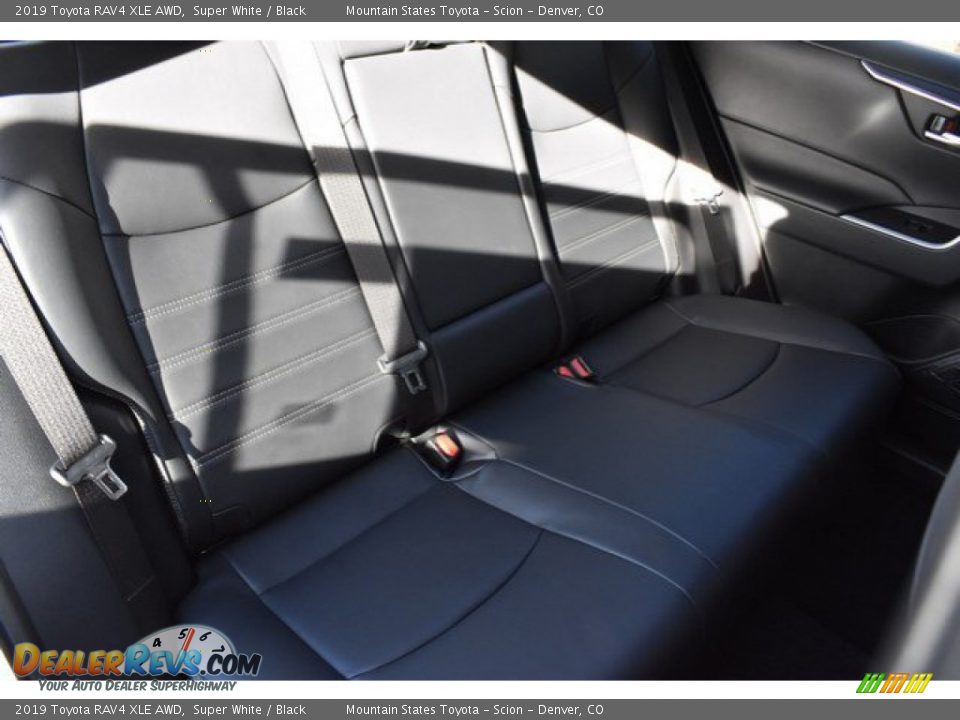 2019 Toyota RAV4 XLE AWD Super White / Black Photo #19