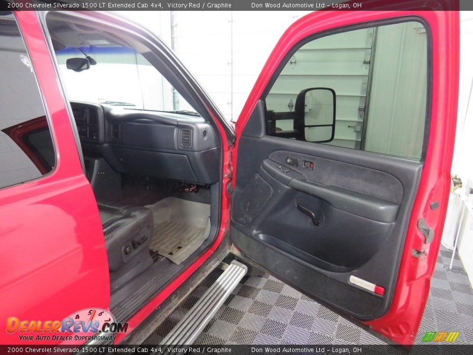 2000 Chevrolet Silverado 1500 LT Extended Cab 4x4 Victory Red / Graphite Photo #28