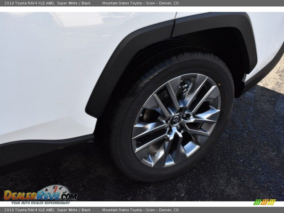 2019 Toyota RAV4 XLE AWD Super White / Black Photo #35