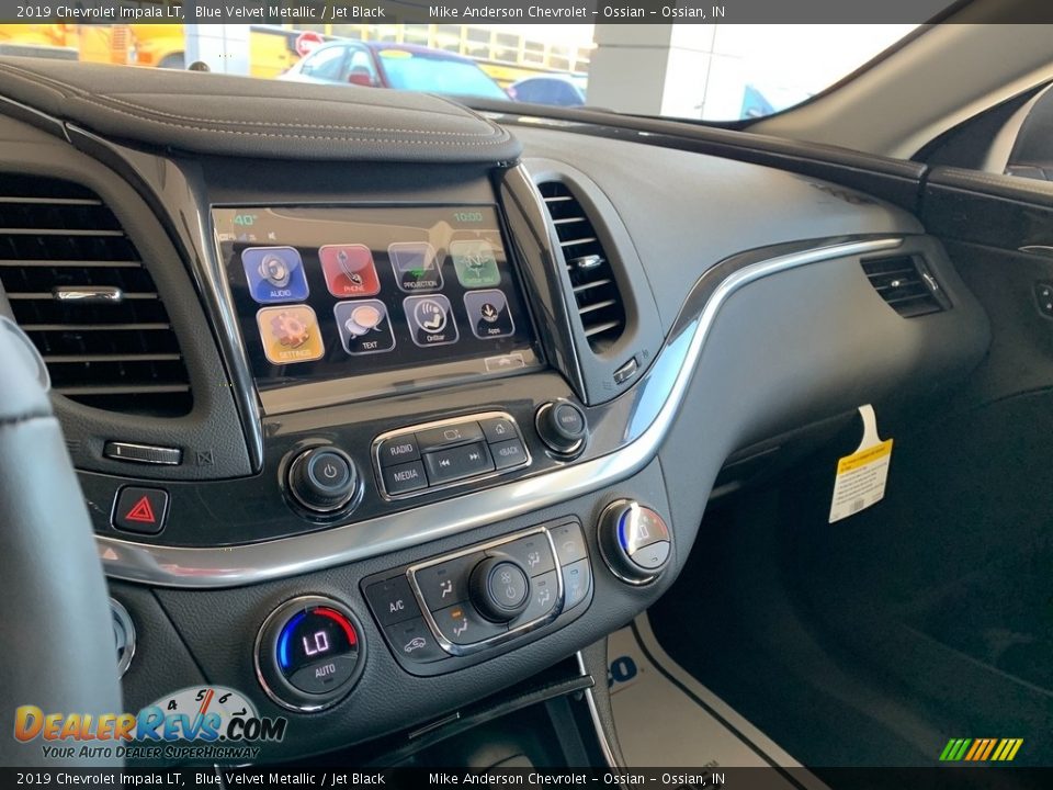 Dashboard of 2019 Chevrolet Impala LT Photo #13