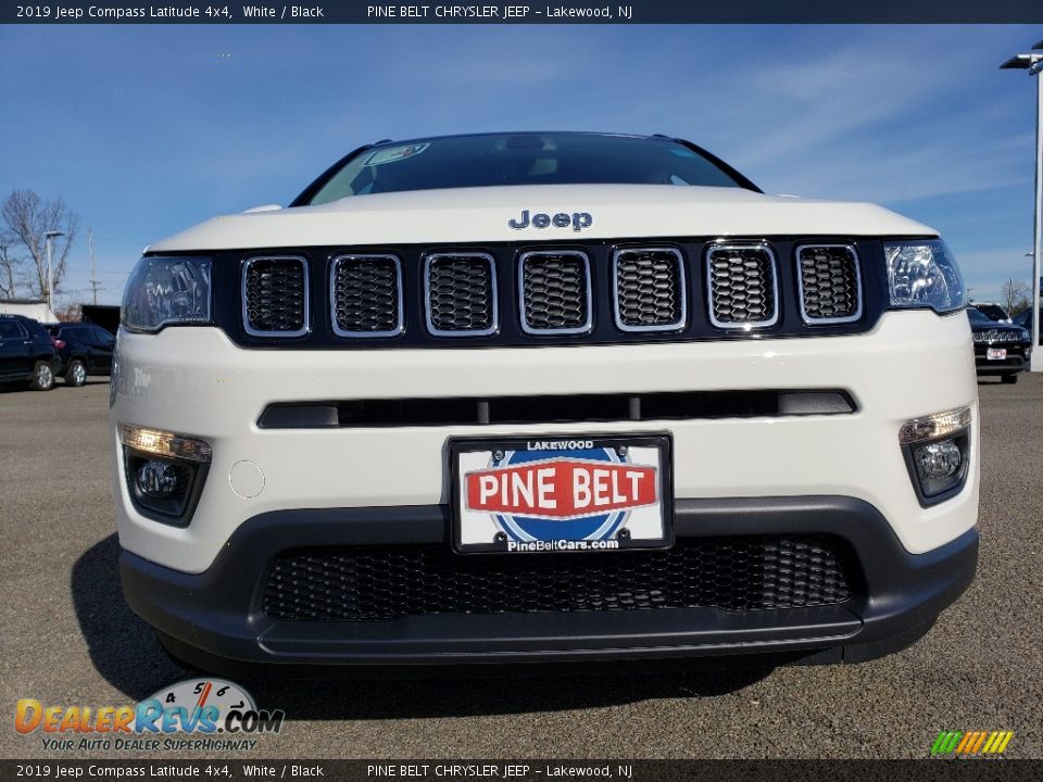 2019 Jeep Compass Latitude 4x4 White / Black Photo #2