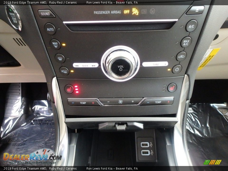 2019 Ford Edge Titanium AWD Ruby Red / Ceramic Photo #19