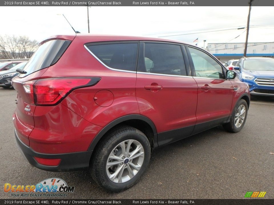 2019 Ford Escape SE 4WD Ruby Red / Chromite Gray/Charcoal Black Photo #2