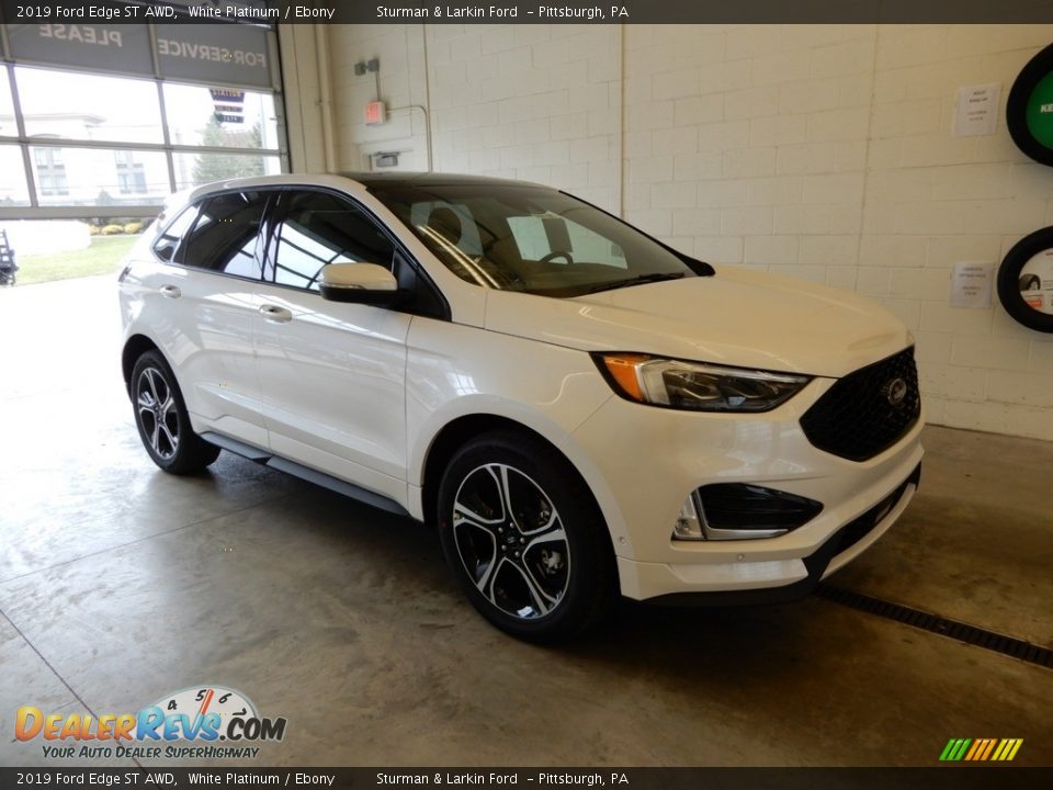 Front 3/4 View of 2019 Ford Edge ST AWD Photo #1