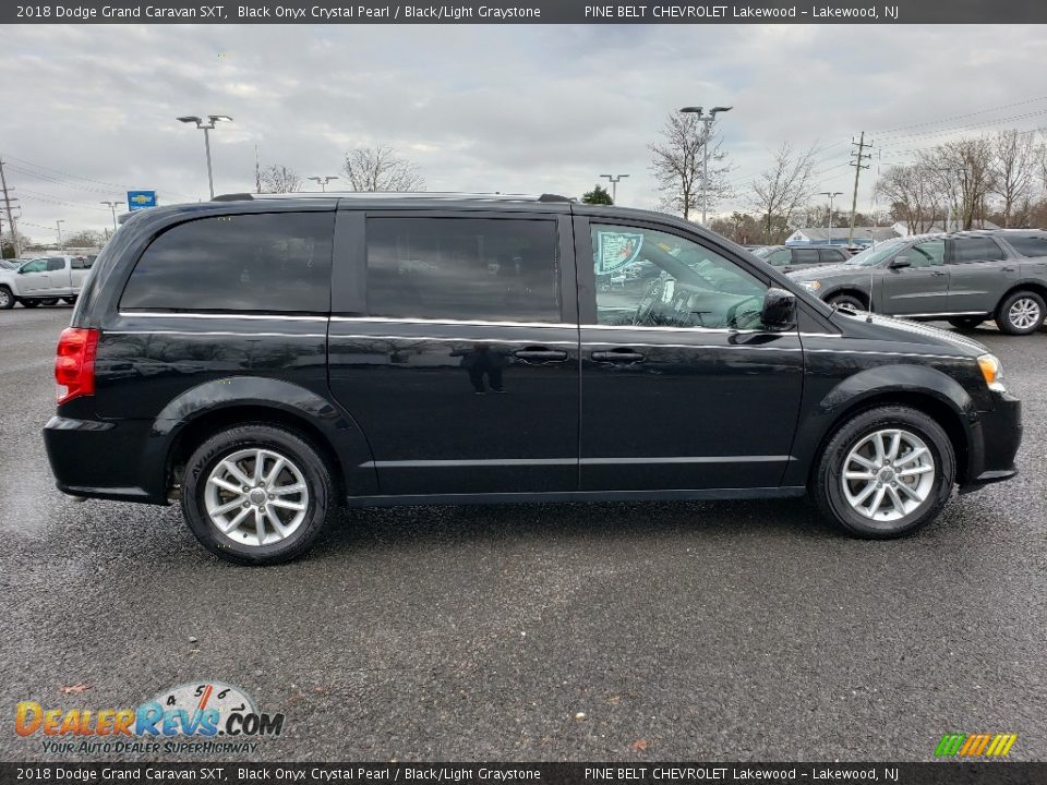2018 Dodge Grand Caravan SXT Black Onyx Crystal Pearl / Black/Light Graystone Photo #8