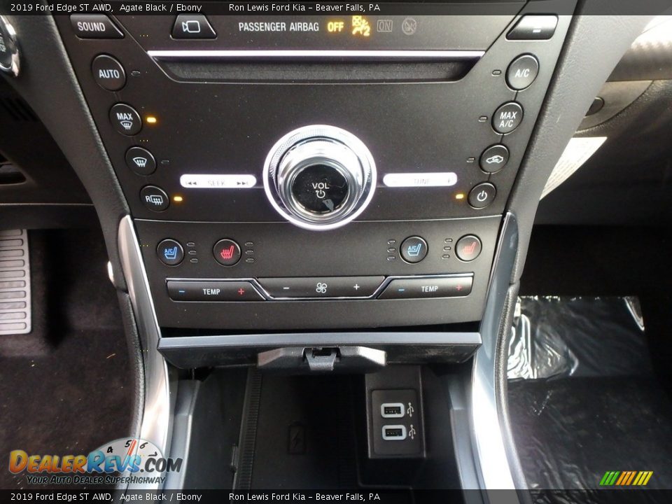 Controls of 2019 Ford Edge ST AWD Photo #19