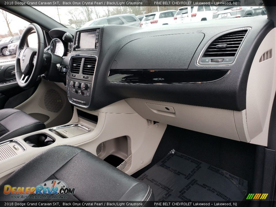 2018 Dodge Grand Caravan SXT Black Onyx Crystal Pearl / Black/Light Graystone Photo #11