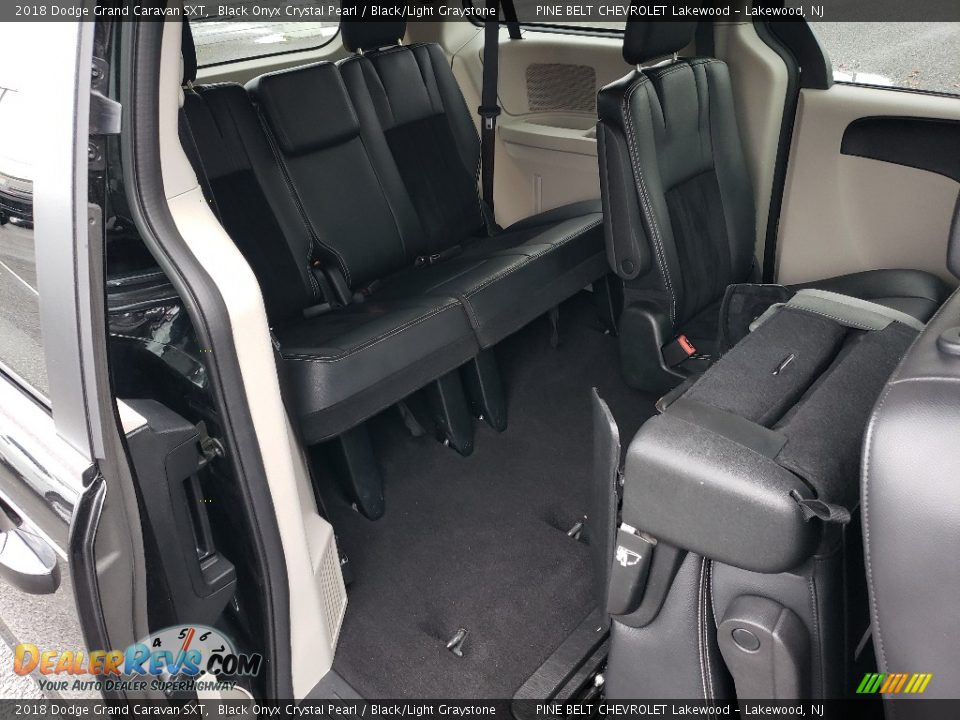 2018 Dodge Grand Caravan SXT Black Onyx Crystal Pearl / Black/Light Graystone Photo #14