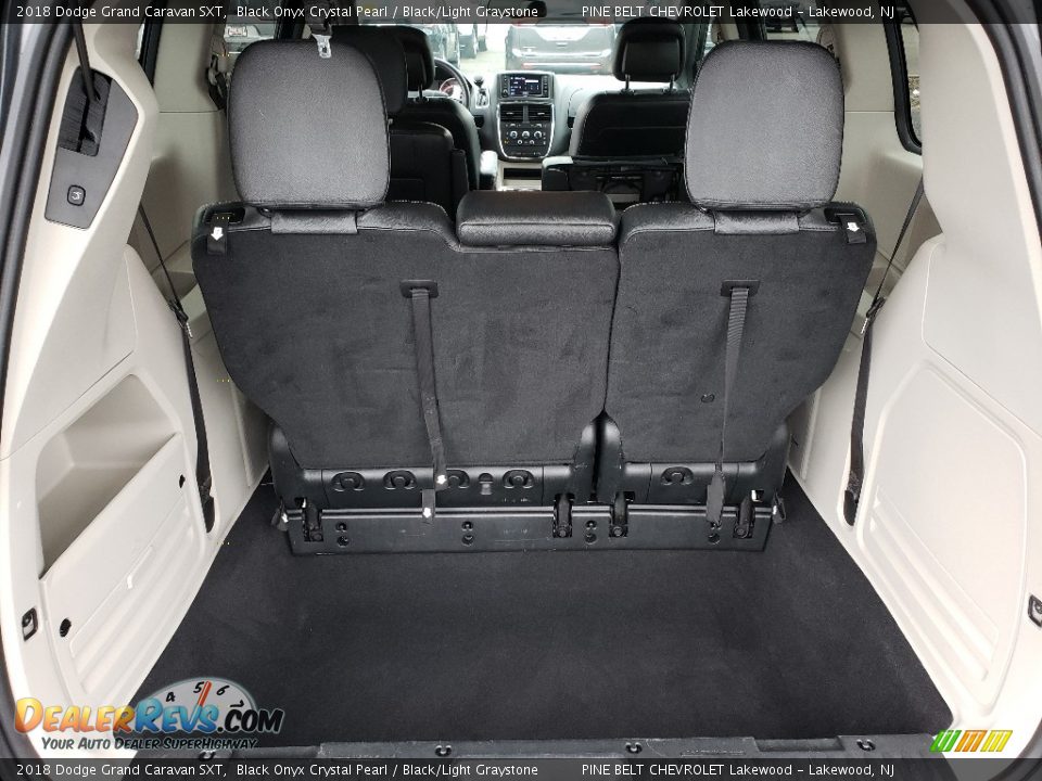 2018 Dodge Grand Caravan SXT Black Onyx Crystal Pearl / Black/Light Graystone Photo #16