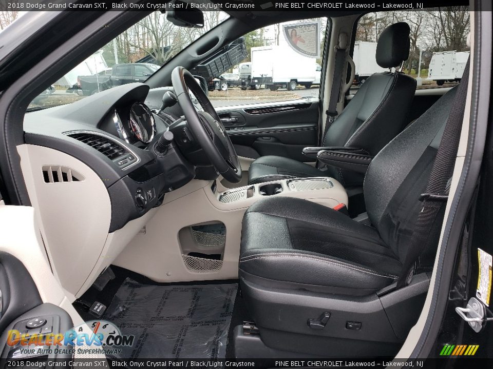 2018 Dodge Grand Caravan SXT Black Onyx Crystal Pearl / Black/Light Graystone Photo #24