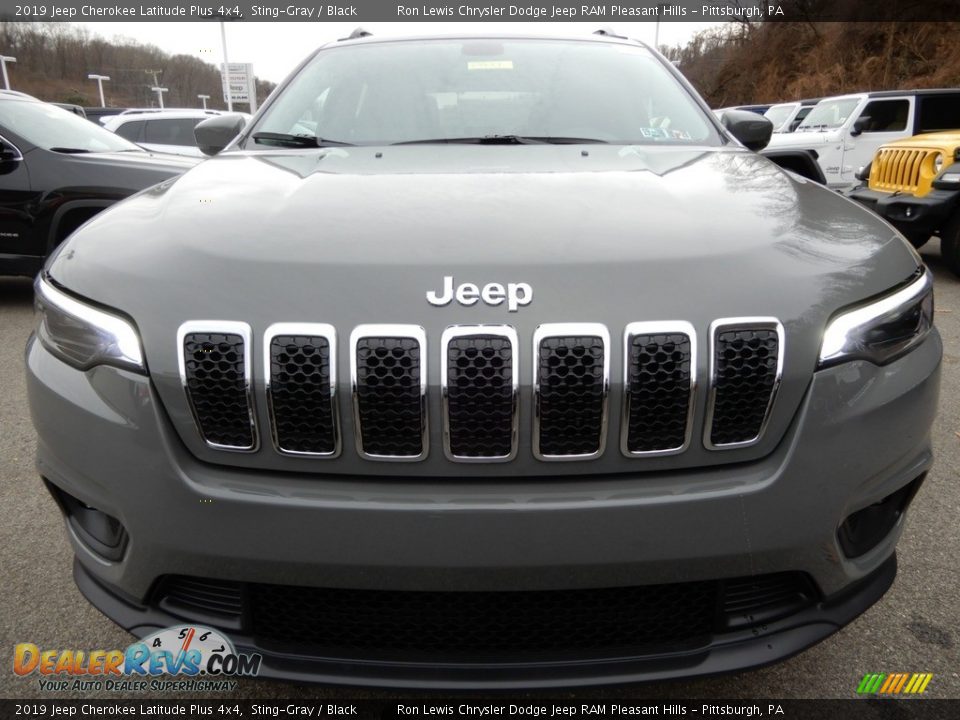 2019 Jeep Cherokee Latitude Plus 4x4 Sting-Gray / Black Photo #9