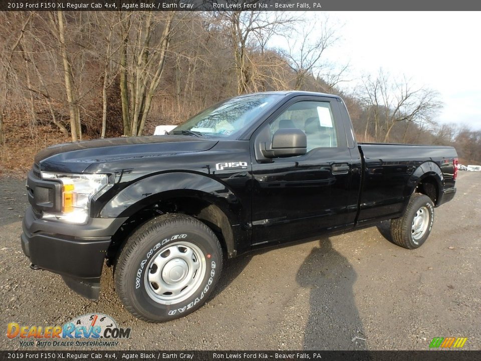 Front 3/4 View of 2019 Ford F150 XL Regular Cab 4x4 Photo #8