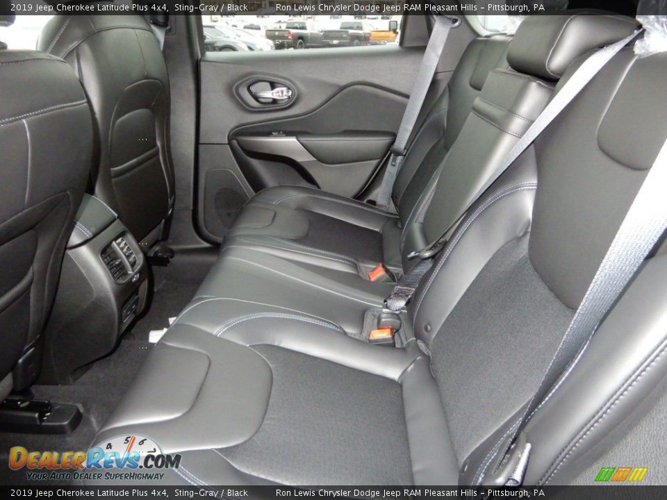 2019 Jeep Cherokee Latitude Plus 4x4 Sting-Gray / Black Photo #12