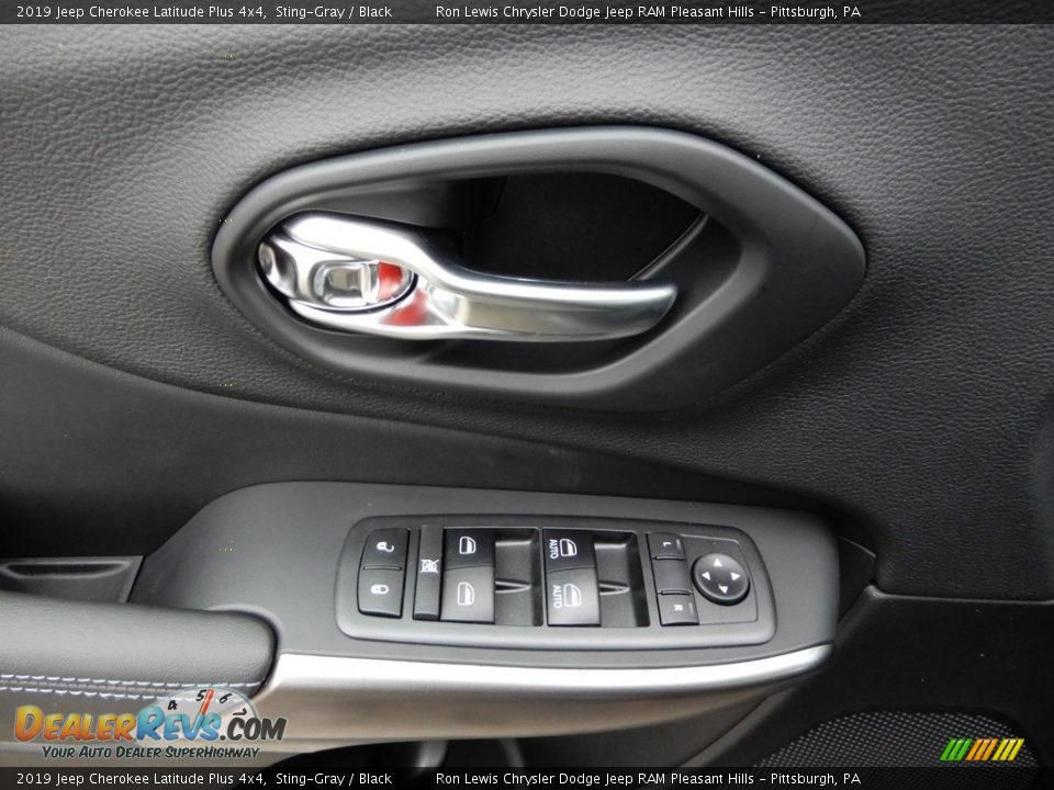 2019 Jeep Cherokee Latitude Plus 4x4 Sting-Gray / Black Photo #14