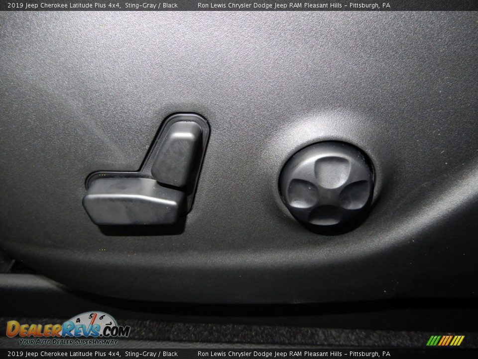 2019 Jeep Cherokee Latitude Plus 4x4 Sting-Gray / Black Photo #16