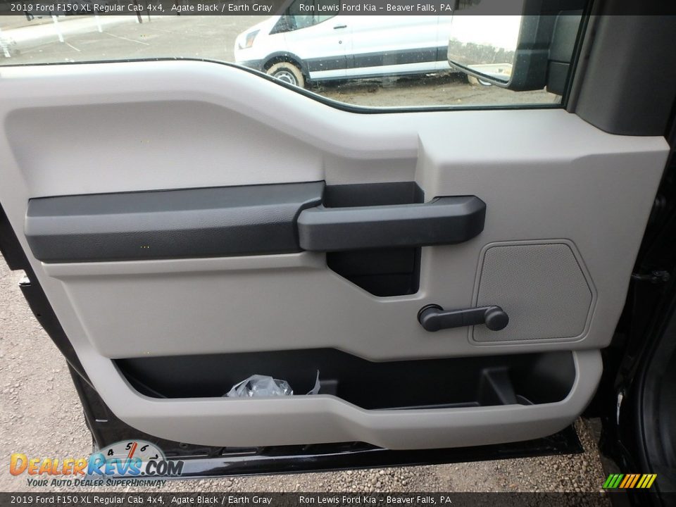 Door Panel of 2019 Ford F150 XL Regular Cab 4x4 Photo #16